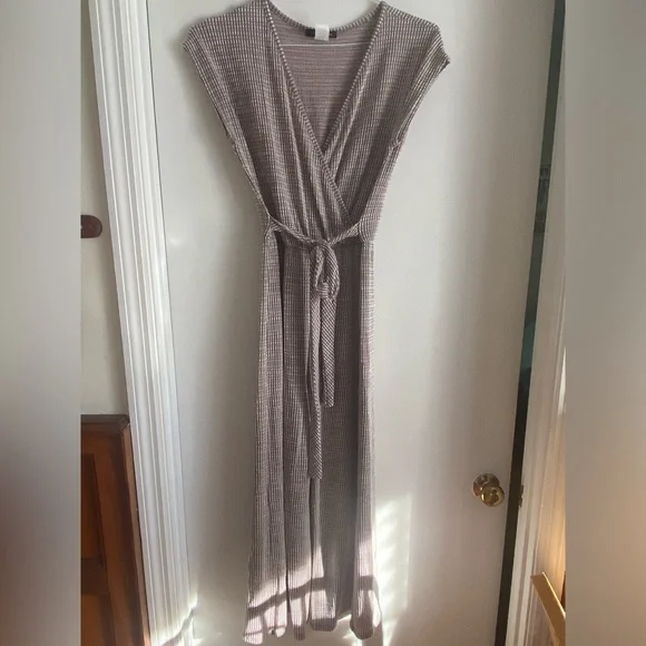 Caution to the Wind Jumpsuit - Picture 3 of 6